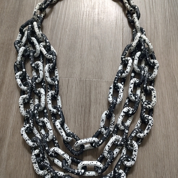 New Sassy Jones Black and White Chain Necklace - Picture 2 of 2